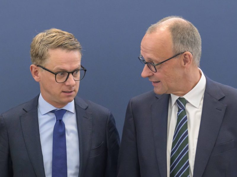 CDU-Generalsekretär fordert konsequentere Abschiebungen.