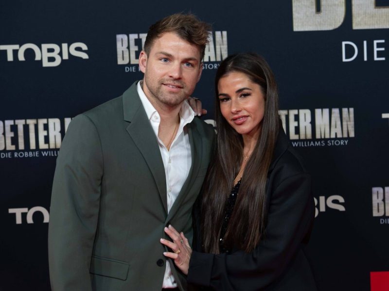 Sarah Engels und ihr Ehemann Julian genießen einen Tag zu zweit. Dabei gewährt die Sängerin Einblicke in ihr Familienleben.