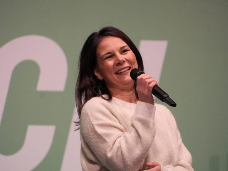 Baerbock-Hammer kurz vor Regierungswechsel – Beförderungen am laufenden Band