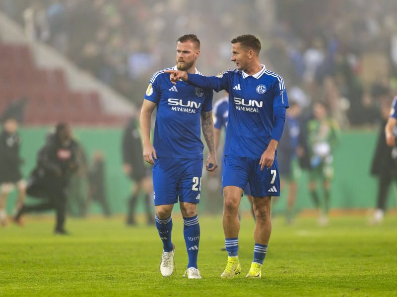 Ein Star des FC Schalke 04 muss sich derzeit mit einer anderen Rolle als zunächst gedacht begnügen. Das betonte Kees van Wonderen nun erneut.