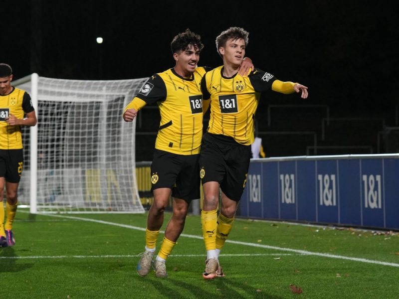 Bittere Kunde für Borussia Dortmund! Schwarz-Gelb wird eine ganze Weile auf einen Youngster verzichten müssen.