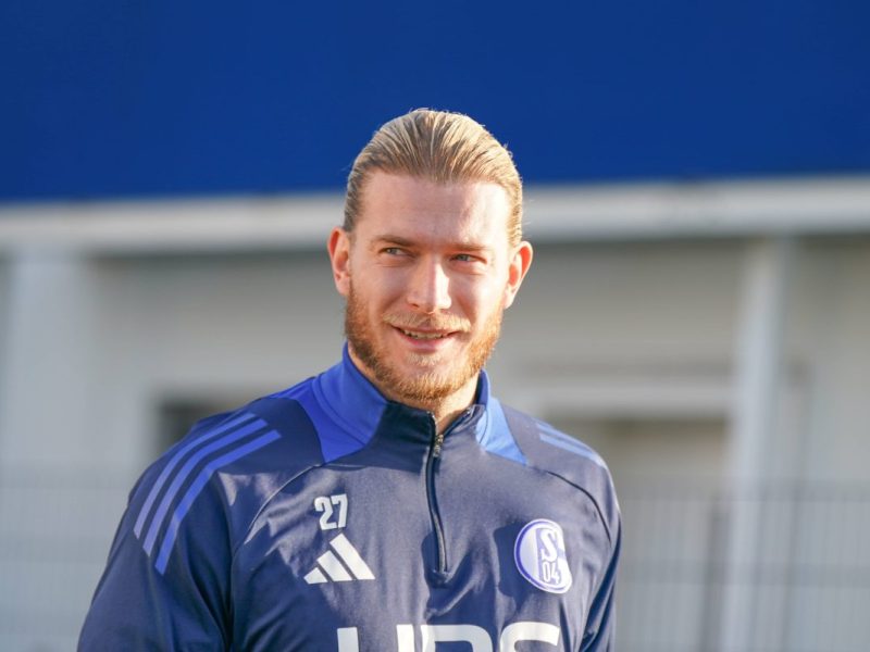 Loris Karius ist der neue Star beim FC Schalke 04. Nun soll offenbar durchgesickert sein, wie viel der Torhüter bei Königsblau verdient.