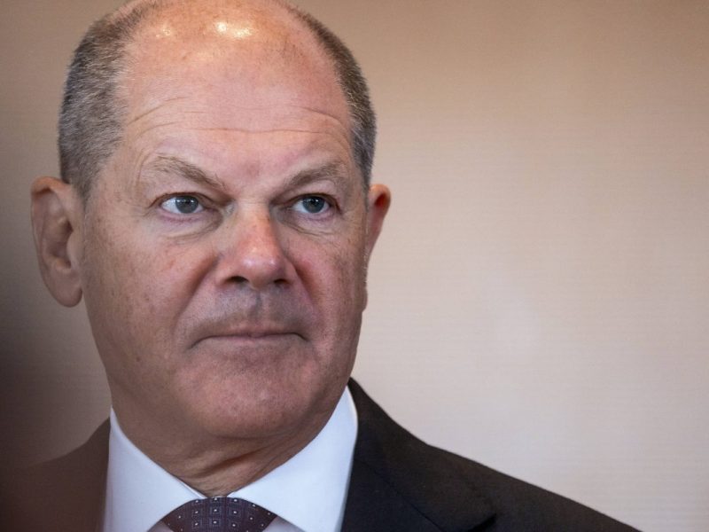 Olaf Scholz lehnt sich gegen Trump auf.