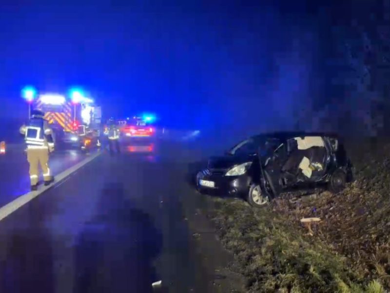 Auf der A44 kam es inmitten des Nebelgeschehens zu einem schweren Unfall!